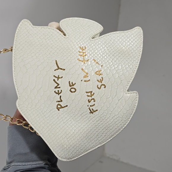 {Betsey Johnson} "Plenty of Fish in the Seas" Crossbody Bag - Picture 5 of 17